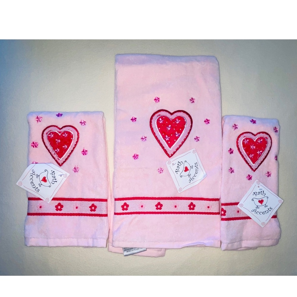 NEW Ritz Bath Accents 3pc Towel Set OS Pink Heart Embroidery Hand & 2 Washcloths